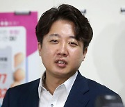 이준석, '당원권 6개월 정지' 중징계에도.. 與 차기 당대표 적합도 1위