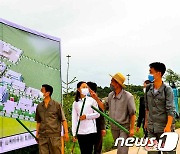 [데일리 북한] 전국 농촌 살림집 건설 성과 부각.."낮밤 없는 철야전"