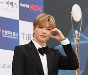 [포토]강다니엘, '귀엽게 하트'