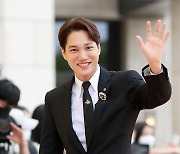 [E포토] 엑소 카이, '청룡 신인예능인상의 주인공'