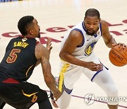 [NBA] JR 스미스 "릴라드, 언제까지 실력 썩히나?"