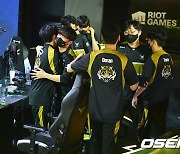 '정상 대전' 드디어 웃은 젠지, 천적 T1에 통쾌한 설욕(종합) [LCK]