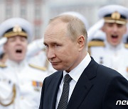 푸틴 "해군에 곧 극초음속 미사일 보급..적에 전광석화같이 대응"