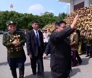 아베 사망에 깜짝 놀란 北..'김정은 지켜라' 밀착 경호 강화