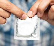 "콘돔 몰래 빼면 성폭행" 처벌 가능성 인정한 캐나다 대법원