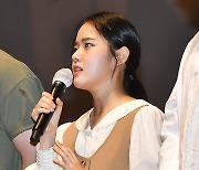 홍일점 배우 김향기, 진지한 인사말 [포토엔HD]