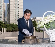 [초점] 김용진 경기도 경제부지사 사임.."도의회 하루빨리 정상화해야"