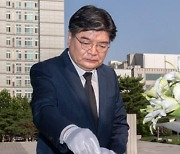 '술잔 투척' 논란 김용진 경기 경제부지사, 결국 사임..김동연 리더십 '상처'