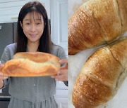 현영, 여행 준비+빵 굽기까지?.."따끈따끈 식빵 나왔습니다"