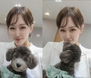 '박군♥' 한영, 귀염둥이 딸과 함께 '찰칵'.."어디를 다녀 왔을까요?"