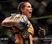 누네스, 페냐에 설욕..7개월 만에 UFC 챔피언 벨트 탈환