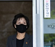 [뉴스1 PICK] 박순애 부총리, 만5세 취학연령 하향.."사회적 협의 도출 거칠 것"
