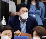 '윤핵관' 장제원, 의총 비대위 결론에 "비상상황 모두 합의"