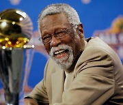 'NBA 11회 최다우승' 농구전설 빌 러셀, 88세로 사망