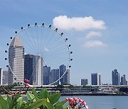 [<BOOK IN BOOK> '노랑풍선'이 뽑은 2022년 여름 해외여행지 5곳] 올여름엔 싱가포르·튀르키예·미국·스페인·베트남으로 떠나자