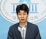 윤건영 "국정원, 살인 혐의 탈북자 수사 의뢰한 바 없다고 답해"