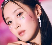 소녀시대 유리-티파니-효연, 새로운 변신 담은 정규 7집 티저 이미지 '시선 집중'