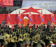 코로나 극복에 '공산주의 미덕' 내세운 북한..방역당국 주민 통제는 강화