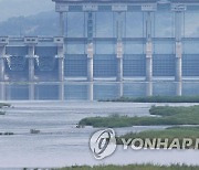 임진강 필승교 수위 2m 넘어..군남댐 방류량 늘려(종합)