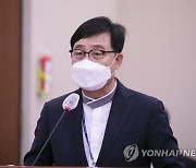 인사말하는 정인호 북한이탈주민지원재단 이사장