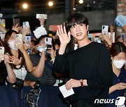 BTS 진 등장에 영화관 들썩들썩