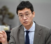 당 비대위 전환 반대한 유일한 1인..'국민의힘 모난돌' 김웅