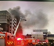 인천 두산인프라코어 연구동서 화재..일부 건물 불에 탔지만 인명피해 없어