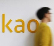 Among Korean groups, Kakao adds 8 units and LG sheds 12 in May-July