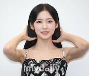 [MD포토] 오마이걸 아린 '머리 정리부터 할게요'