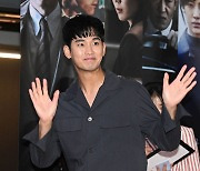 김수현, '더 멋있어진 미소' [사진]