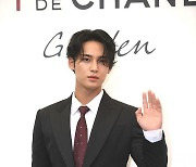 [ST포토] 세븐틴 민규 '세상 혼자사는 비주얼'