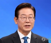 춘천 토론회 참석한 이재명 후보