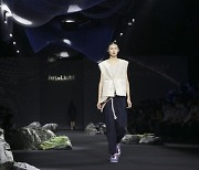 [AsiaNet] Hainan Li Brocade Fashion Show Attracts Attention at the China
