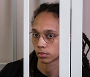 마약 밀수 혐의 미국 여자농구 스타, 러시아서 징역 9년 6개월 구형
