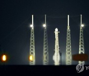 한국 첫 달탐사선 '다누리' 내일 미국서 발사..기립 완료(종합2보)