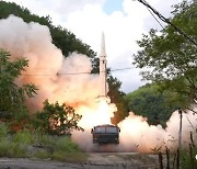 중국 인민해방군의 탄도 미사일 발사 모습