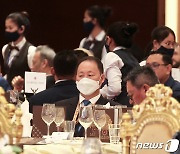 안광일 북한 대사, 아세안 외교장관회의 갈라 디너 참석