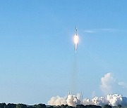 한국 첫 달 탐사선 ‘다누리’ 목표 궤도 진입 성공