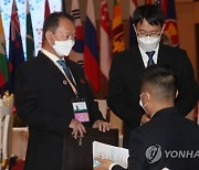 외교장관회의로 캄보디아 찾은 안광일 북한 대사