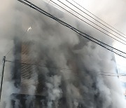 천안 다세대 주택서 화재..부상·연기흡입 주민 22명 병원 이송(종합)