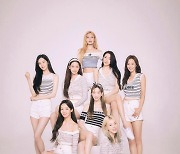 '5년만의 컴백' 소녀시대 파워 여전..'포에버 원' 각종 차트서 1위