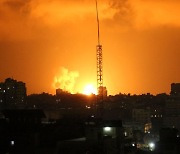 이스라엘, 팔레스타인 가자지구 전투기 공격..5세 포함 10명 사망