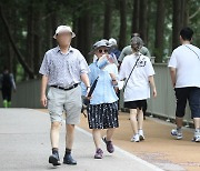 [오늘의 날씨] 대전·충남 (7일, 일)..고온다습 '무더위', 산발적 소나기