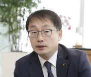 [엇갈린 민영화 행보] '회장→사장' 직급 낮춘 KT 구현모 사업 올인.. 디지코 승부수 통했다