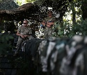 "우크라군, 주거지 주둔에 민간인 위험" 앰네스티 보고서 논란