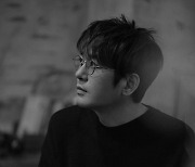 신승훈, 3년 만의 예능은 '뉴페스타'