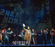 폭우에 뮤지컬 '모래시계' 공연장 로비 누수..공연은 정상 진행