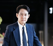 [공식] '헌트' 이정재 감독, JTBC '뉴스룸' 출연 취소 "집중호우 보도로 초대석 출연 취소"