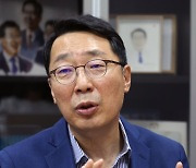 윤영찬 "경선 권리당원 투표율 50% 넘은 곳 없어 위기 상황" [인터뷰]