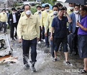 한 총리, 강남 구룡마을 방문 호우 피해 이재민 위로